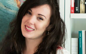How Paid Discovery Can Qualify & Convert Clients with Laura Elizabeth